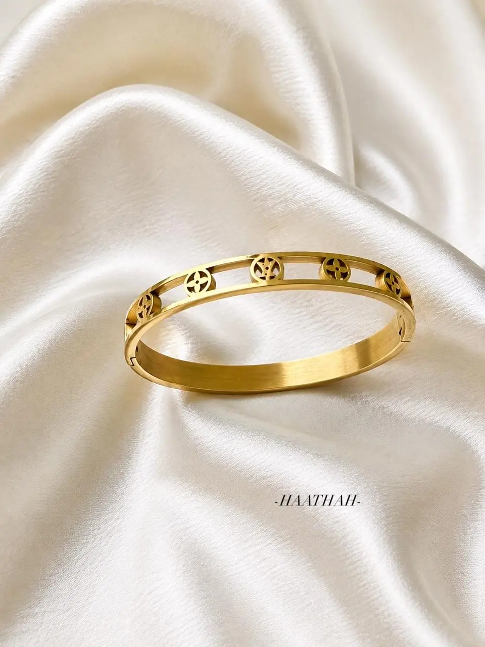 Elegant Gold Bangle
