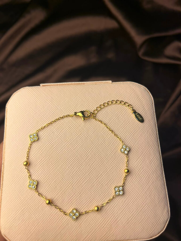 Bracelets 18
