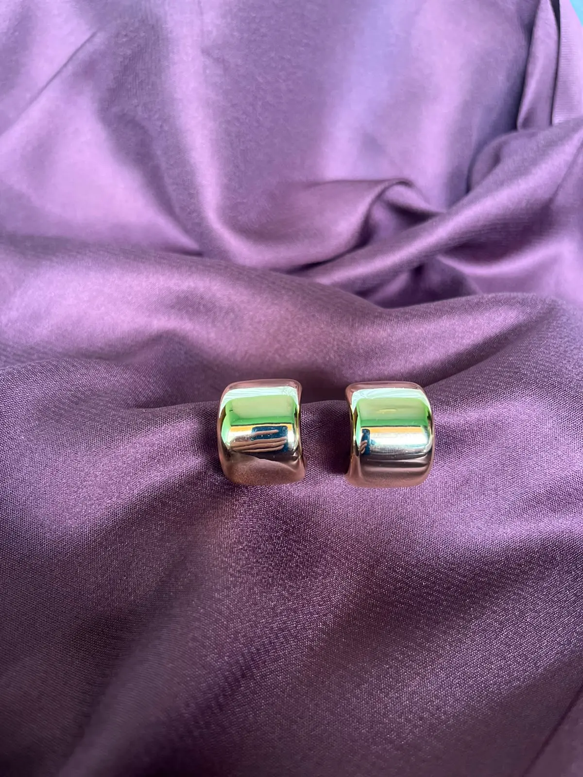 Chic Two-Tone Hoops