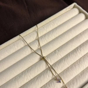 Verdant Pendant Drop Necklace