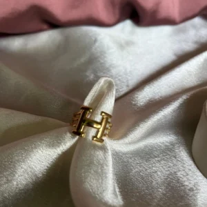 Interlocking H Ring