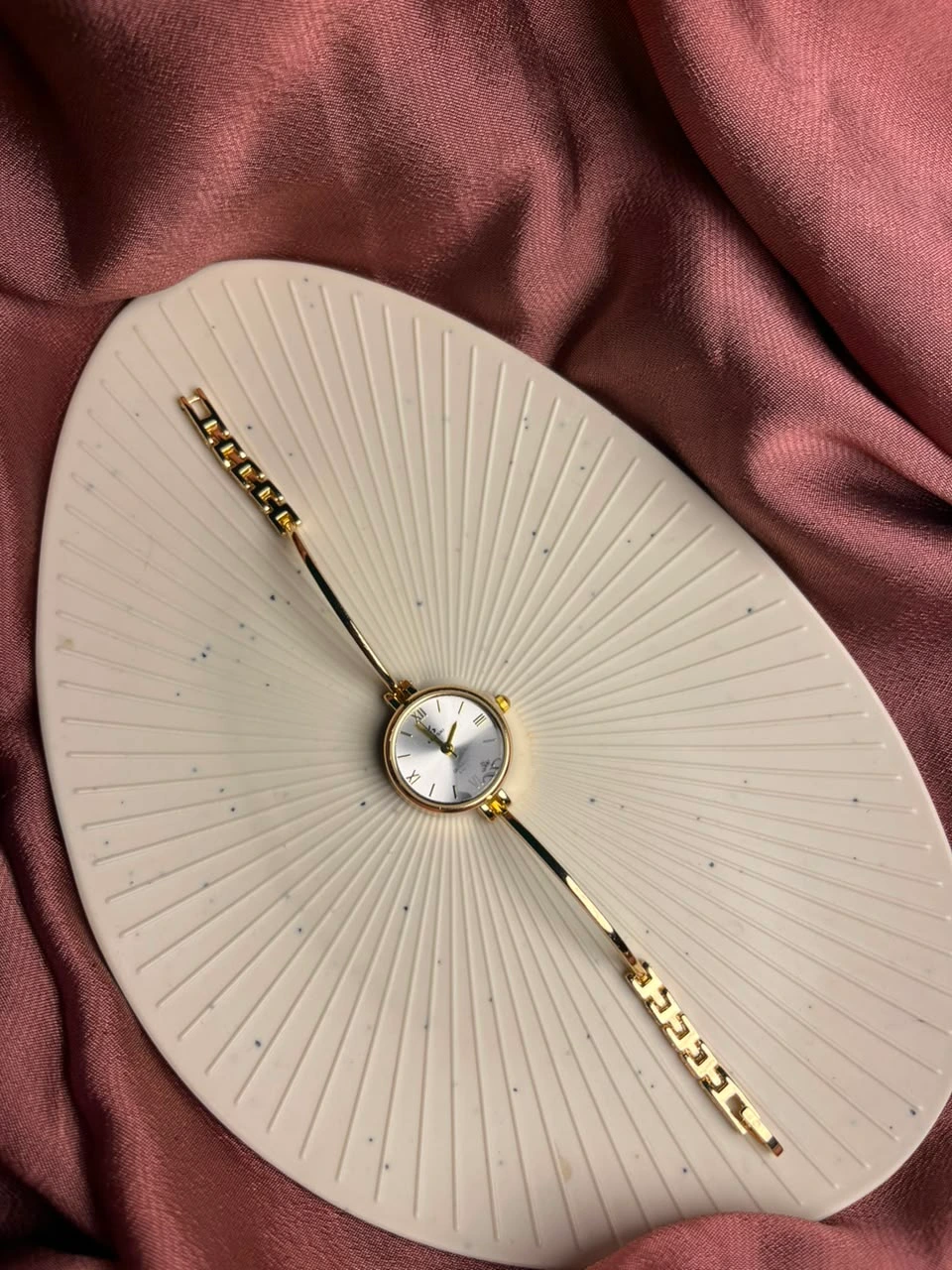 Dainty Gold Round Watch