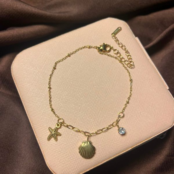 Bracelets 39