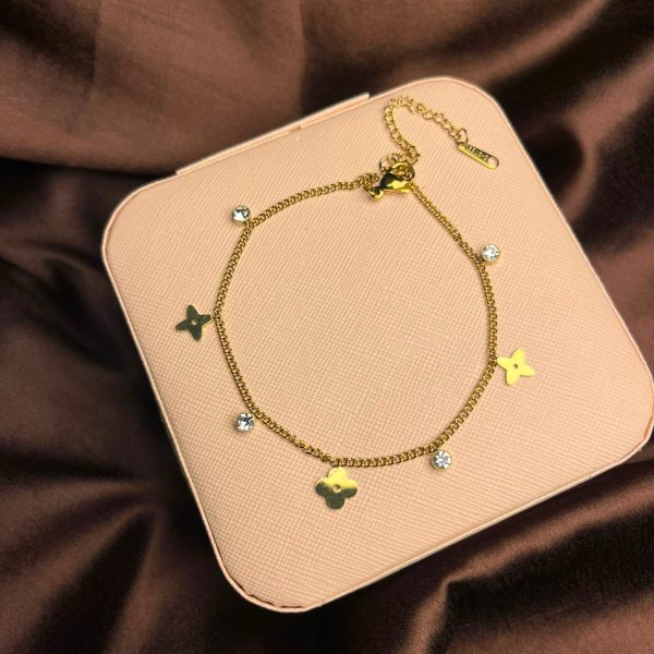 Bracelets 43